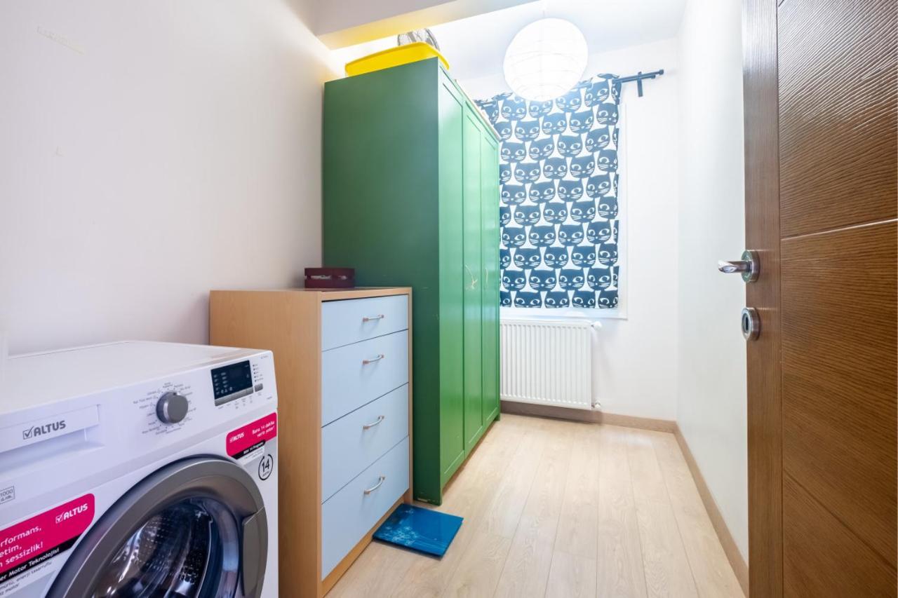 Flat With Balcony Near Bull Statue In Kadikoy Apartment Istanbul Ngoại thất bức ảnh