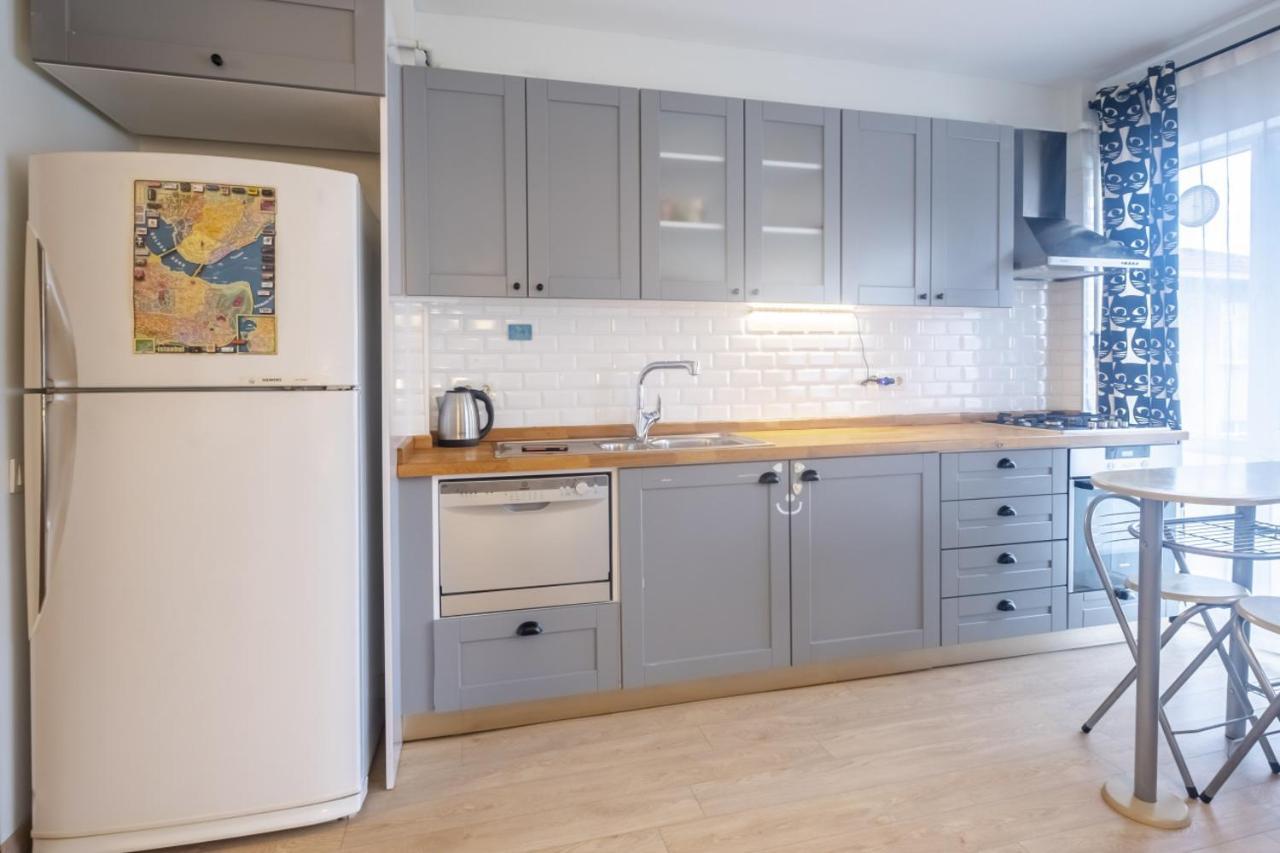 Flat With Balcony Near Bull Statue In Kadikoy Apartment Istanbul Ngoại thất bức ảnh
